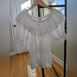 Universal Thread Cream Ruffled Top